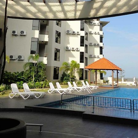 Cherloft@Samsuria Beach Residences Kampung Sungai Ular Buitenkant foto