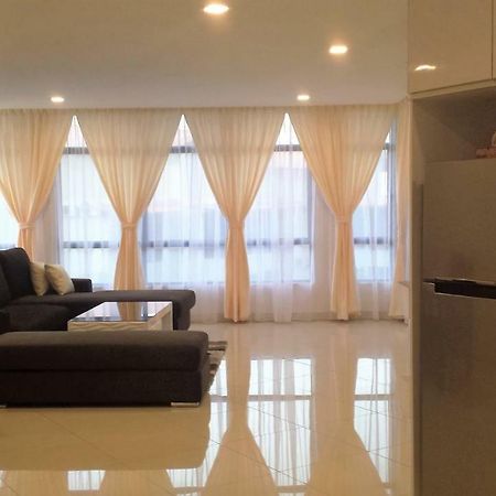 Cherloft@Samsuria Beach Residences Kampung Sungai Ular Buitenkant foto