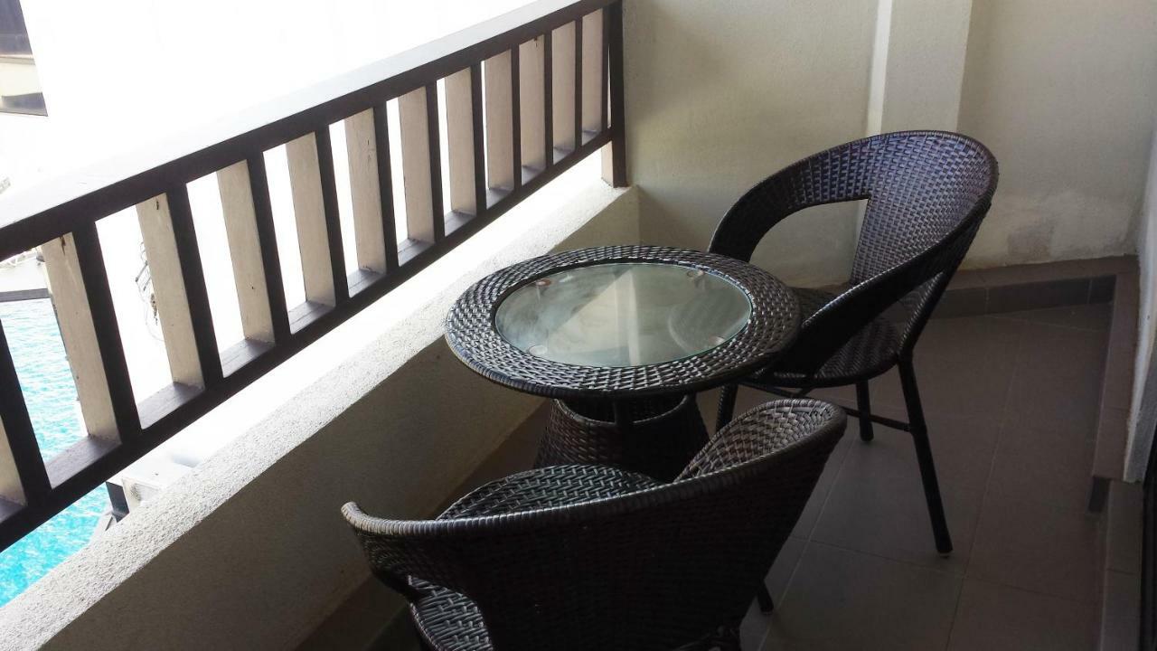 Cherloft@Samsuria Beach Residences Kampung Sungai Ular Buitenkant foto